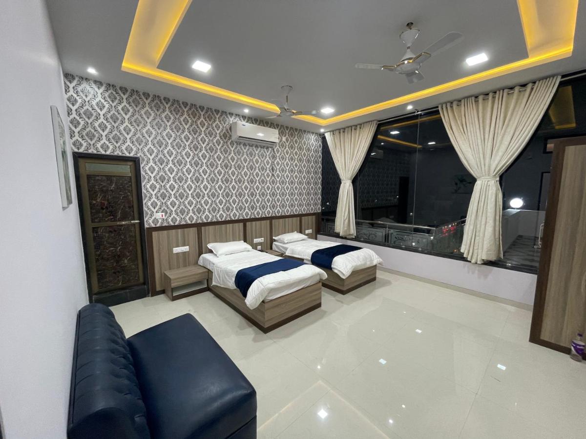 The Royal Palace Hotel Gorakhpur Exterior foto