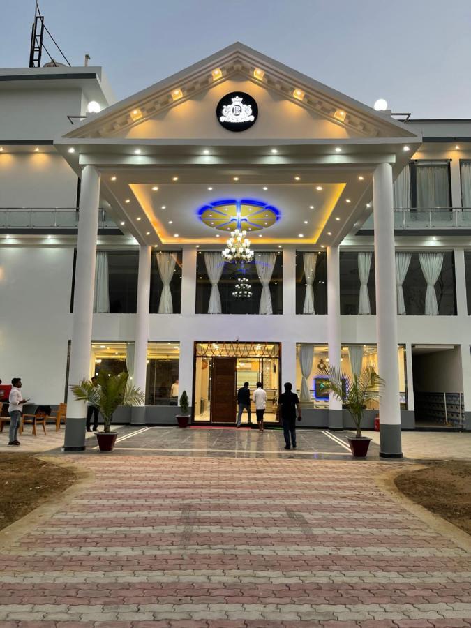 The Royal Palace Hotel Gorakhpur Exterior foto